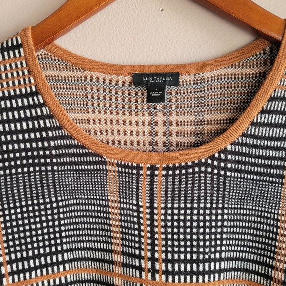 Beauty Ann Taylor Size Small Houndstooth Black & Chocolate Color Women's Sweater - Picture 7 of 9